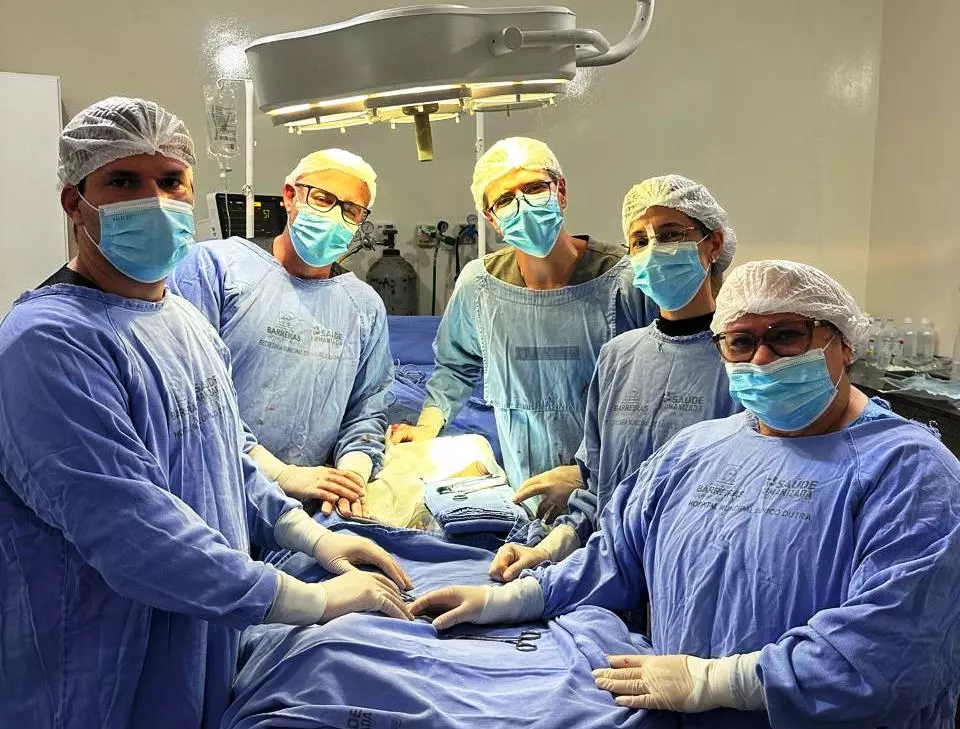 Hospital Eurico Dutra realiza cirurgia vascular com equipe ampliada de três médicos